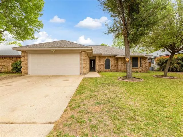 6809 Wayfarer Trail, Fort Worth, TX 76137