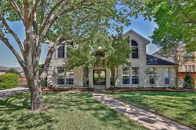 6321 Warwick Hills Drive, Fort Worth, TX 76132