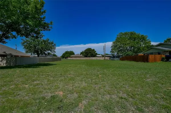 1025 Harbor Lakes Drive, Granbury, TX 76048