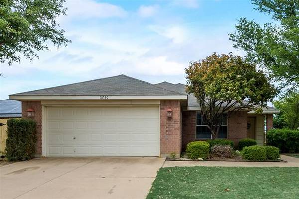 10720 Emerald Park Lane, Fort Worth, TX 76052