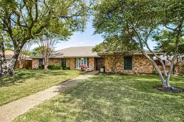 3419 Whirlaway Road, Dallas, TX 75229