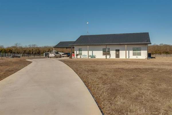 481 County Road 4928, Trenton, TX 75490