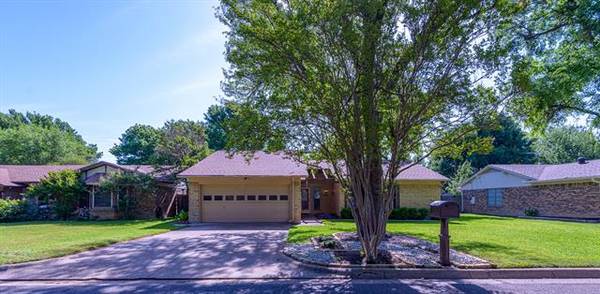 2703 Sibley Drive, Arlington, TX 76015