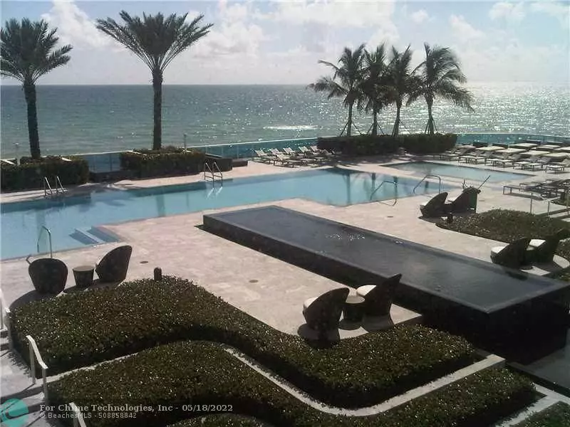 Hollywood, FL 33019,2711 S Ocean Dr  #3803