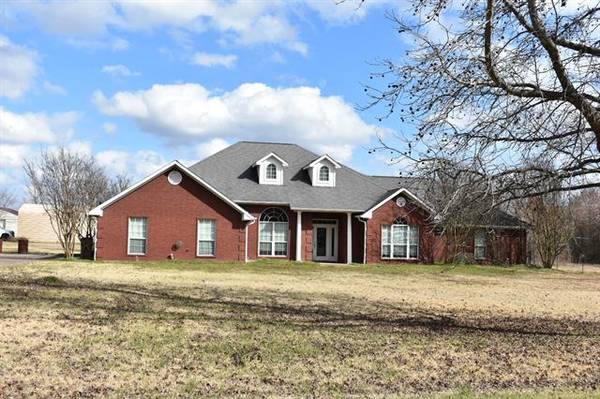 1083 CR 2400, Mount Pleasant, TX 75455