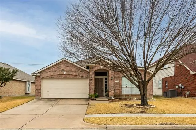 6711 Hillgreen Drive, Arlington, TX 76002