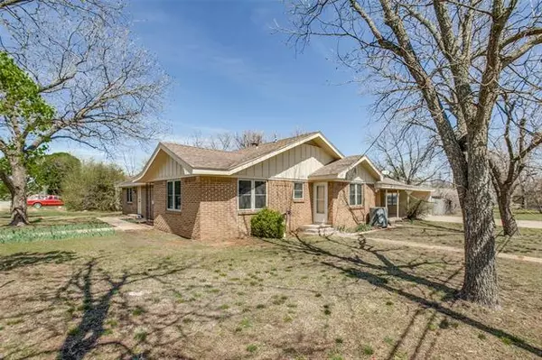 Bowie, TX 76230,719 Elba Street