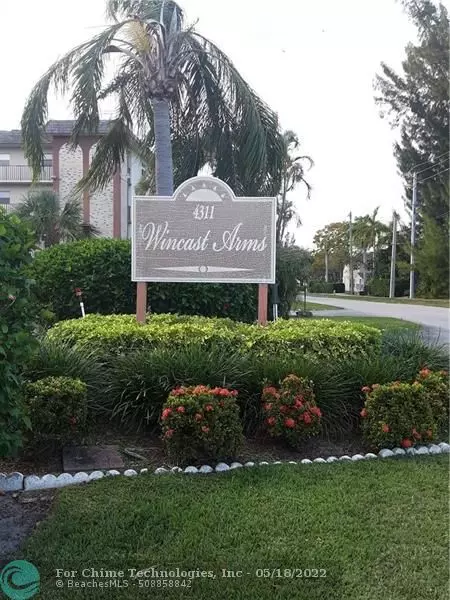 Deerfield Beach, FL 33064,4311 Crystal Lake Dr  #208