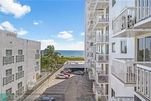 Miami Beach, FL 33139,401 Ocean Dr  #426