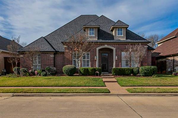 2417 Bedford Circle, Bedford, TX 76021