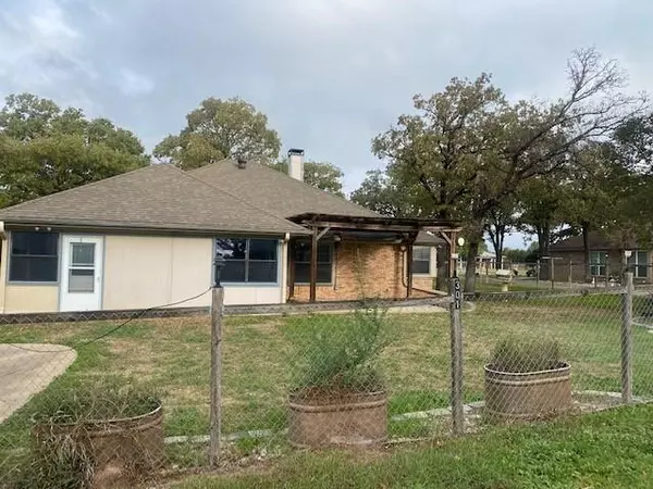 Granbury, TX 76048,301 Prairie Lane