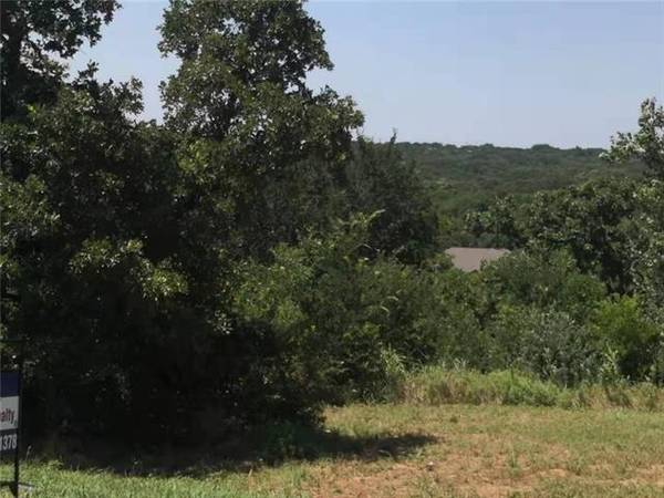 2205 Pinnell Court, Corinth, TX 76210