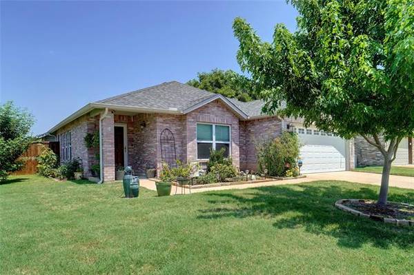 2803 Custer Drive, Corinth, TX 76210