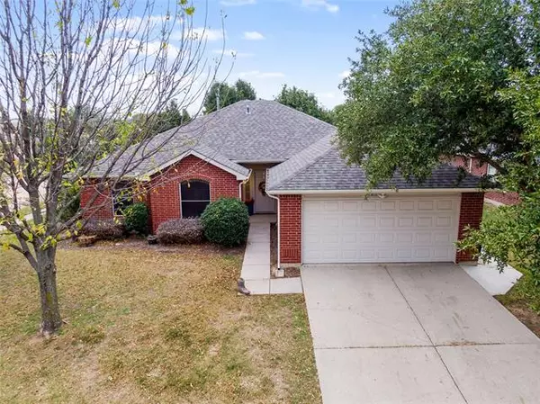 2811 Hollis Drive, Corinth, TX 76210