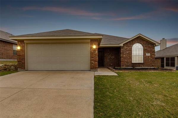 9312 Gabriella Drive, White Settlement, TX 76108