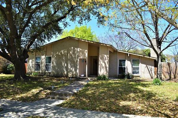 5017 Strickland Avenue, The Colony, TX 75056