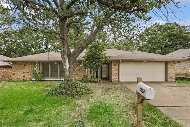 3504 Hialeah Drive, Arlington, TX 76017