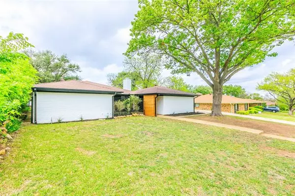 Fort Worth, TX 76133,6316 Kingswood Drive