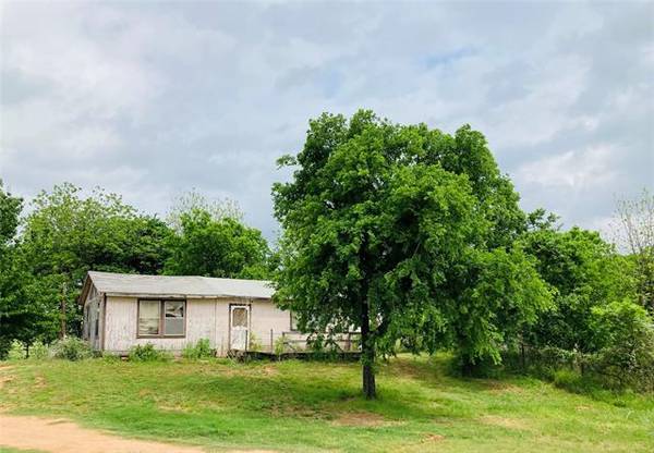 240 Papoose Lane, Mineral Wells, TX 76067