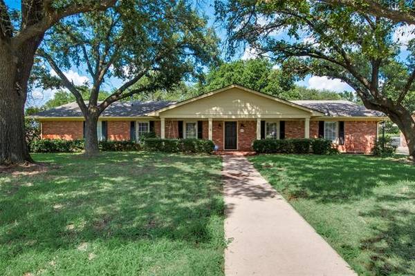 805 Berkley Drive, Cleburne, TX 76033