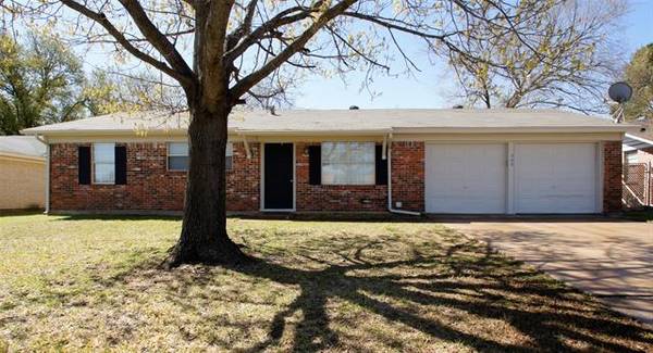 309 Arthur Drive, Kennedale, TX 76060