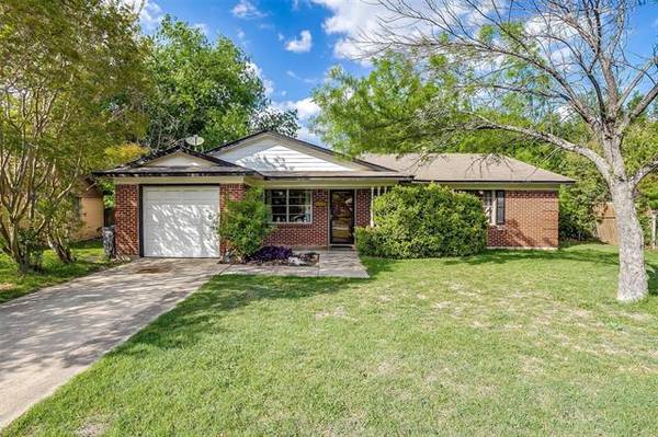 4704 Burgess Drive, Fort Worth, TX 76132