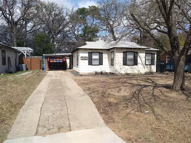 River Oaks, TX 76114,5424 Thomas Lane