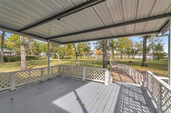 712 Oak Landing Circle, Kemp, TX 75143