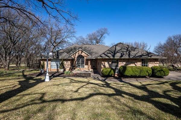 7108 Westover Drive, Granbury, TX 76049