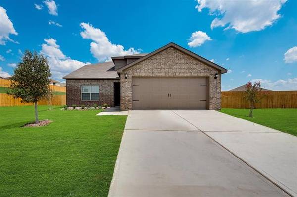 210 Drifter Drive, Newark, TX 76071