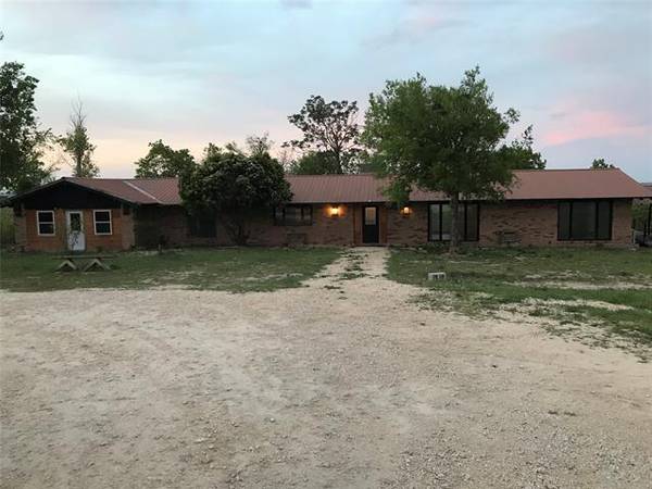 4221 Co Rd 156, Bluff Dale, TX 76433