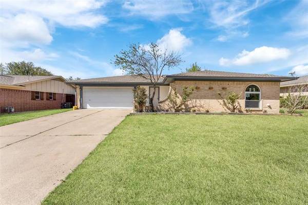 2109 Chalice Road,  Arlington,  TX 76014