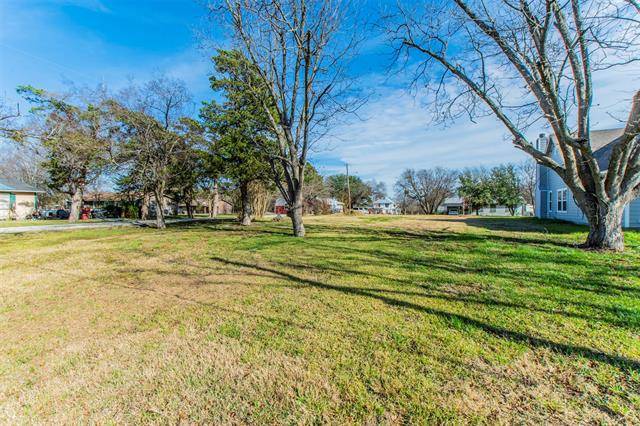 215 N 4th Street, Celeste, TX 75423