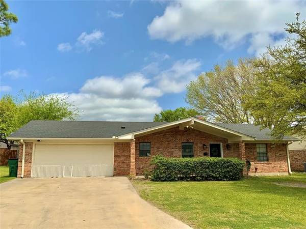 1909 Everglade Court, Gainesville, TX 76240