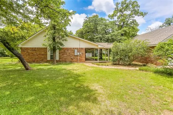 River Oaks, TX 76114,4916 White Oak Lane