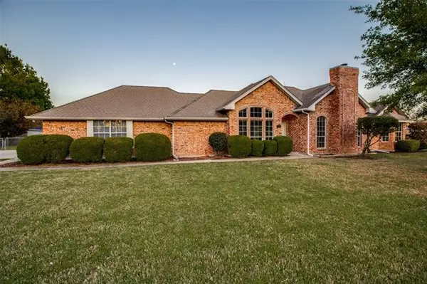 114 Buckhorn, Waxahachie, TX 75165