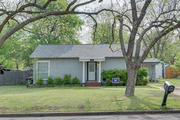 422 Bellevue Drive, Cleburne, TX 76033