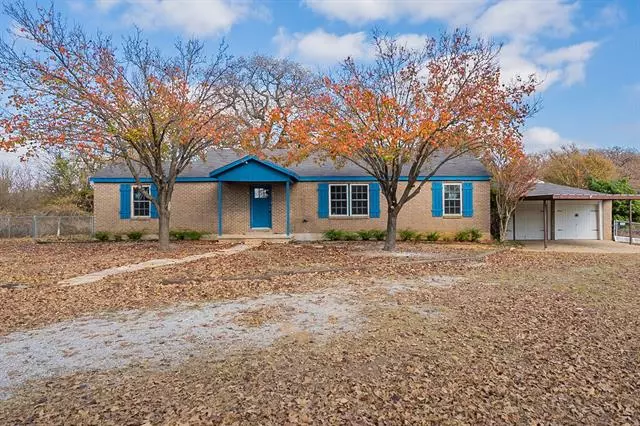 613 Silver Creek Road, Azle, TX 76020