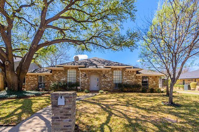 2006 Waterwood Drive, Arlington, TX 76012