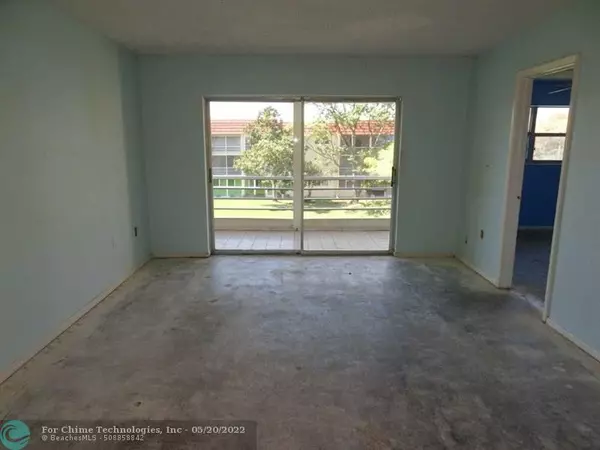 Sunrise, FL 33322,8000 N Sunrise Lakes Dr  #310