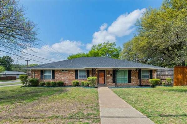 901 Ray Andra Drive, Desoto, TX 75115