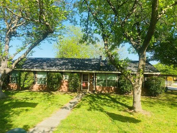 703 Highland Avenue, Dublin, TX 76446