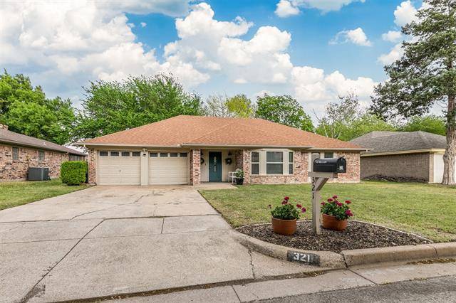 321 Goldfinch Drive, Fort Worth, TX 76108