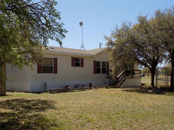 302 Cowboys Lane, Springtown, TX 76082