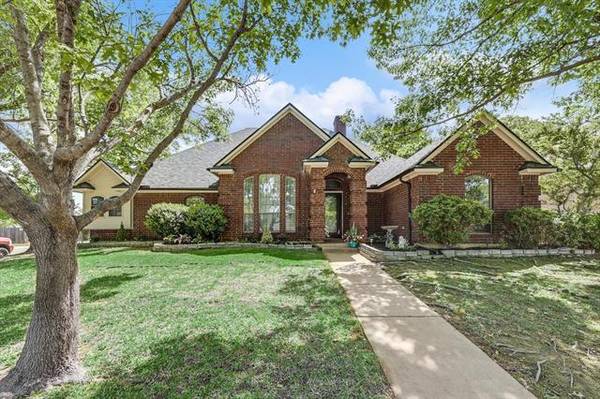 7948 Kendra Lane, North Richland Hills, TX 76182