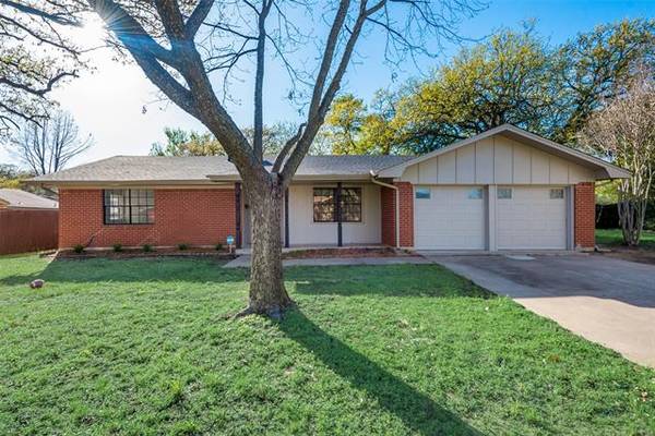 6408 Friar Court, Forest Hill, TX 76119