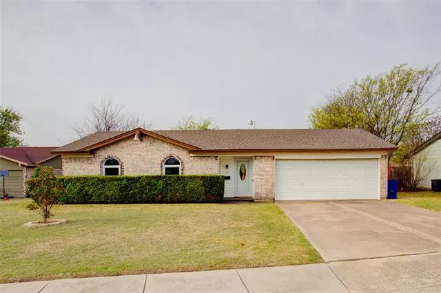 331 Springwillow Road, Burleson, TX 76028