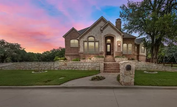 2001 Dancer Drive, Arlington, TX 76013