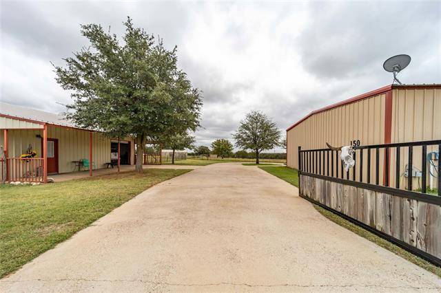 150 Indian Wells Road, Lipan, TX 76462