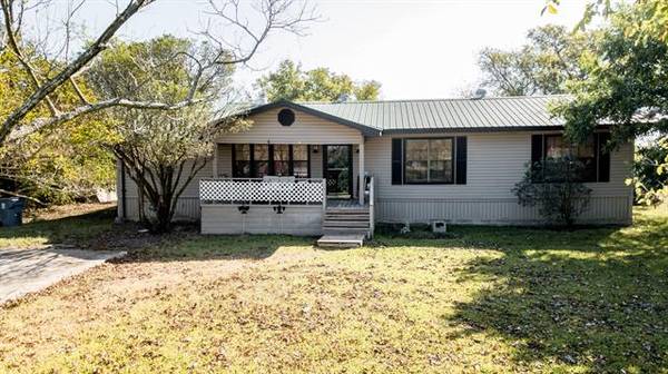 1515 S Patterson Street, Campbell, TX 75422